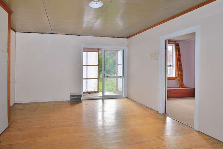 1080 Tauwhareparae Road Tolaga Bay_11