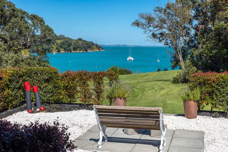 8 Esslin Road Surfdale_11