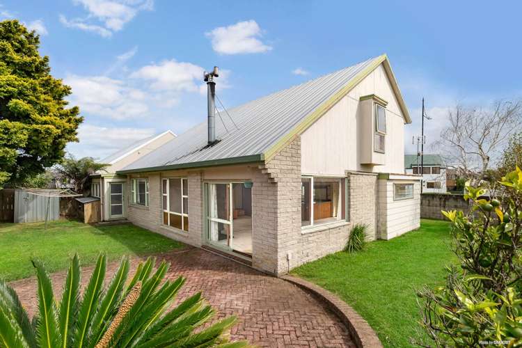 96A Racecourse Road_0