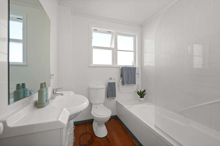 66 Castledine Crescent Glen Innes_13