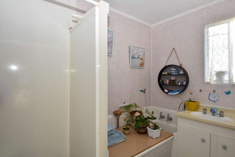 237a High Street North Carterton_13