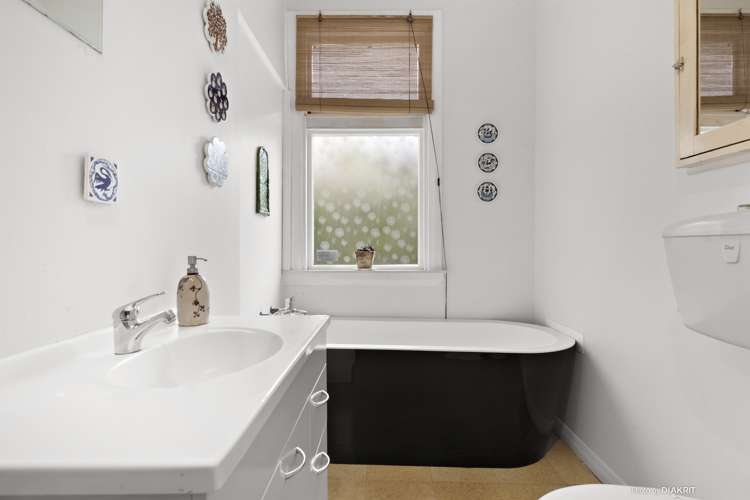 1 Thompson Street Mount Cook_7