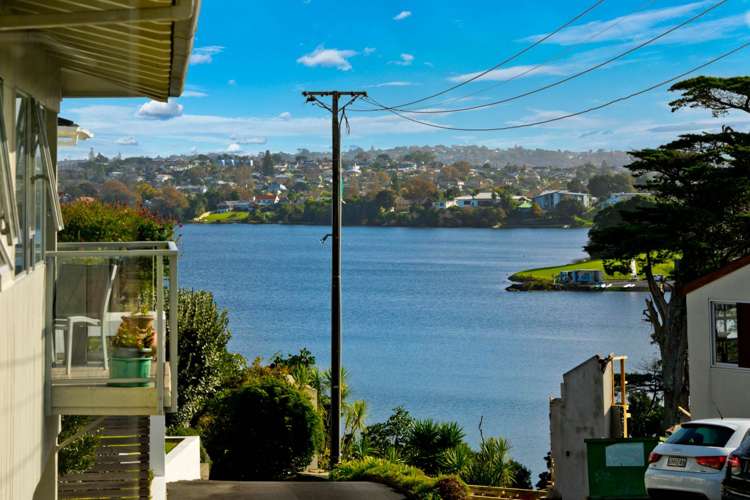 3/276 Hurstmere Road Takapuna_1