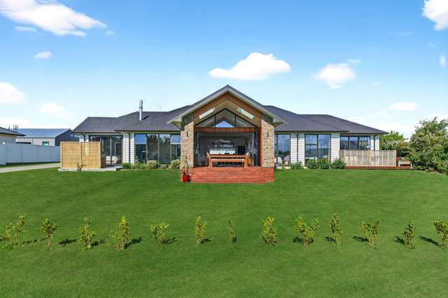 Space and Style in Cashmere Oaks