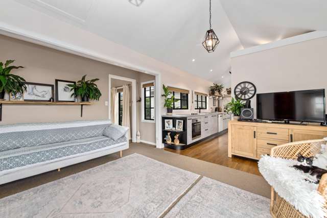 38A Robinson Avenue Holdens Bay_1