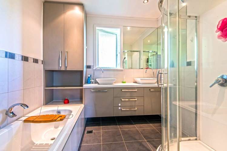 25 Hutchinsons Road Bucklands Beach_8