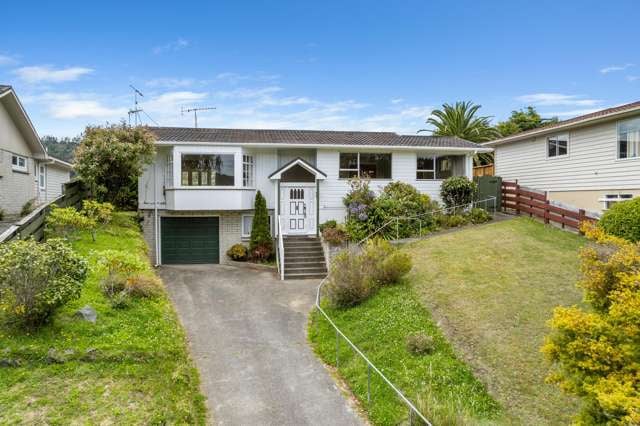 Charming Home in Popular Silverstream!