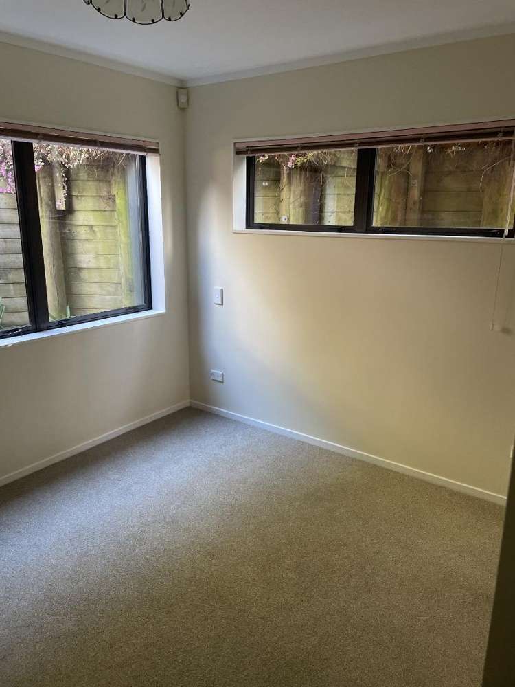 8A Kirkdale Place 1736_7