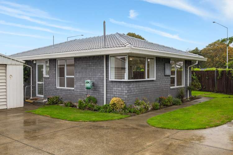 2/15 Dumfries Drive_0