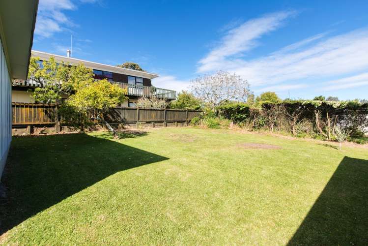 56a Tirimoana Road Te Atatu South_13
