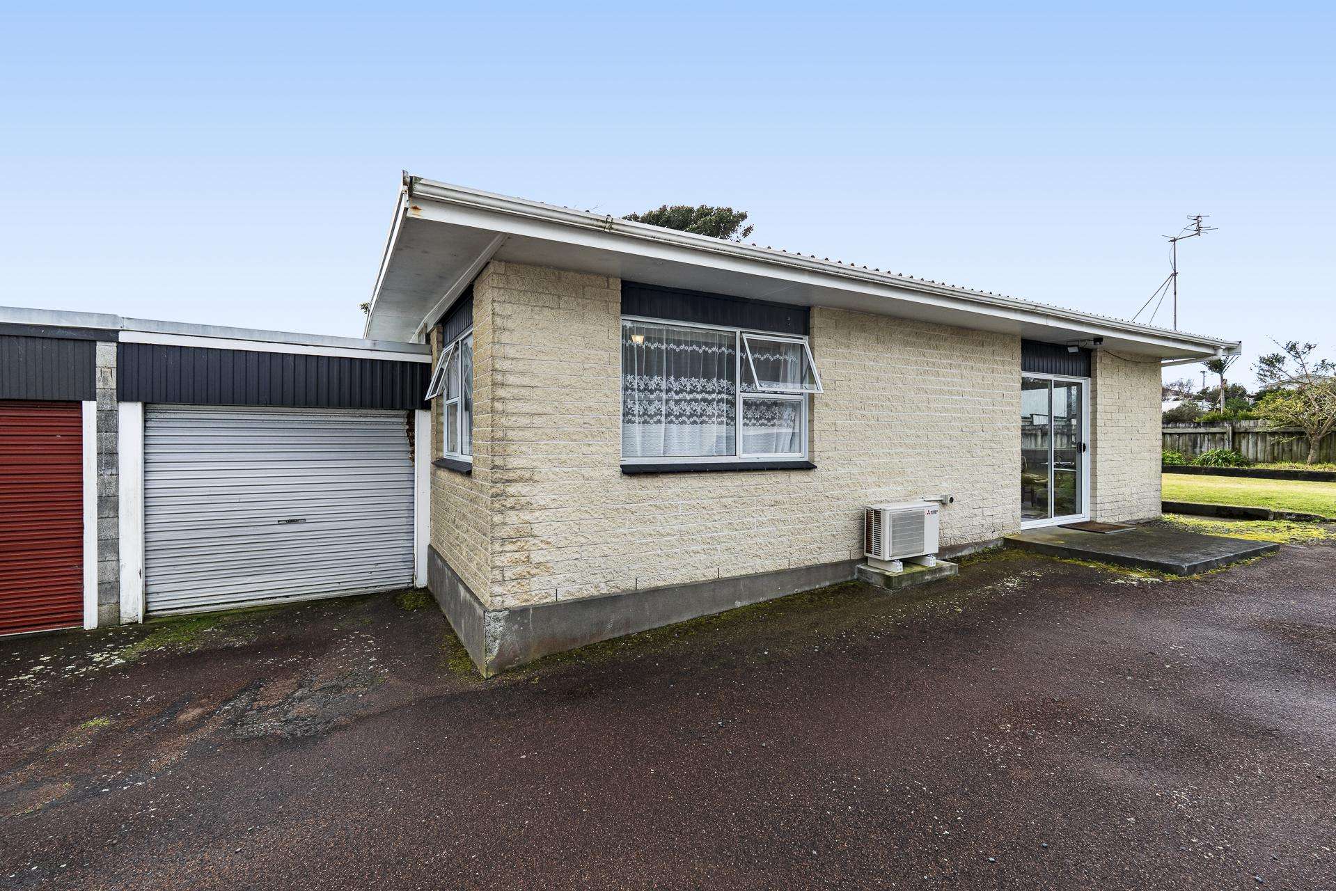 2/137A Ngamotu Road Spotswood_0