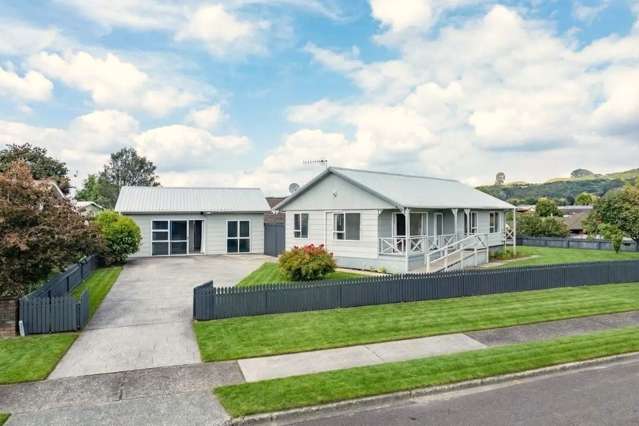 5‑Bedrooms with Separate Unit-Home Business Option