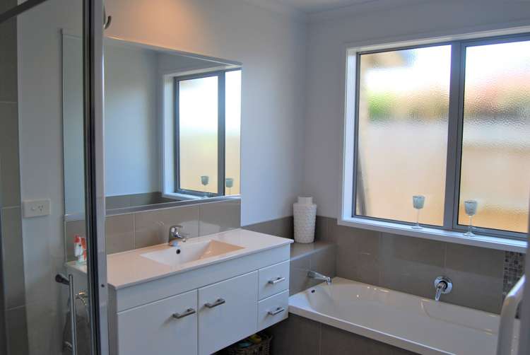 45 Kowi Lakes Drive One Tree Point_16