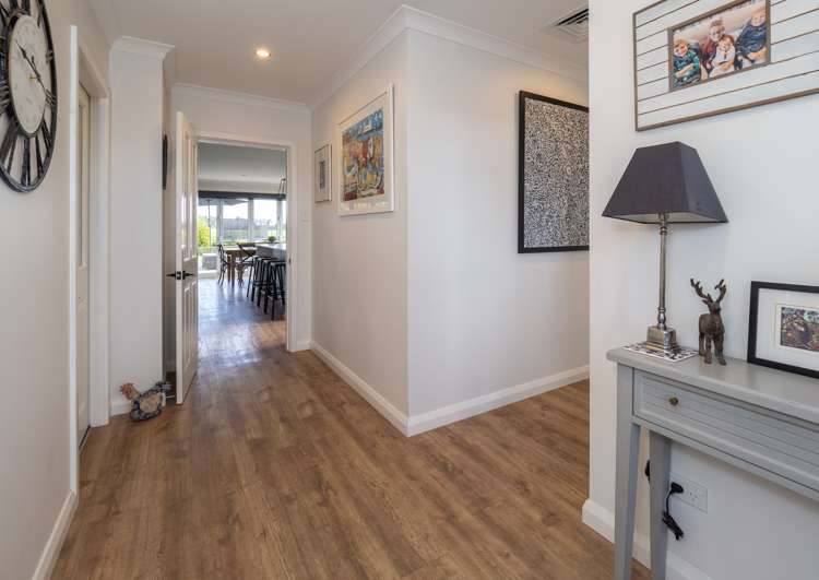 241 Grahams Road Willowby_21