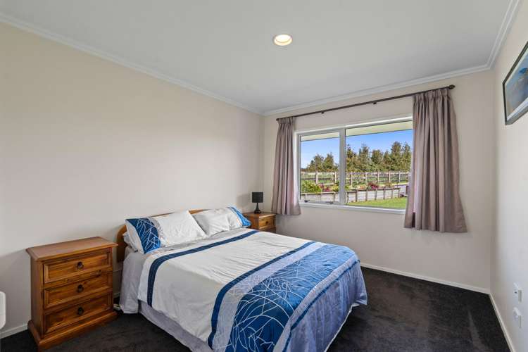 1484 Egmont Road Egmont Village_30