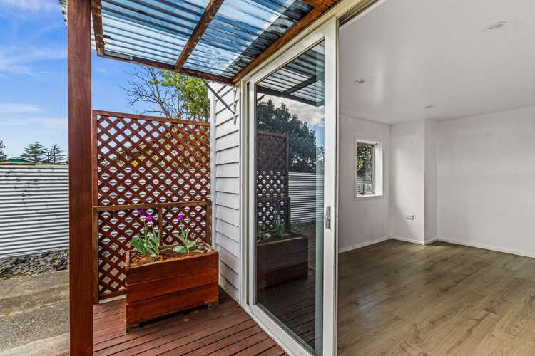 218 Sunnybank Crescent Camberley_18