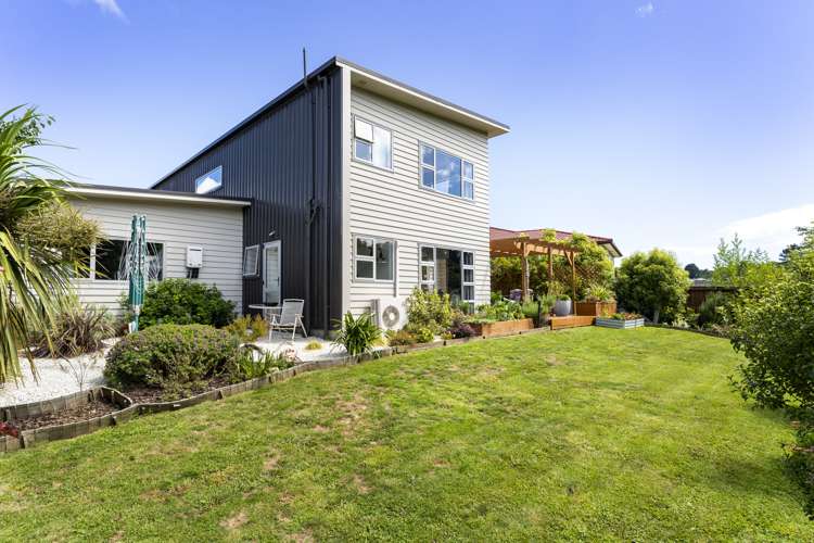 51 Te Puia Drive Aotea_11