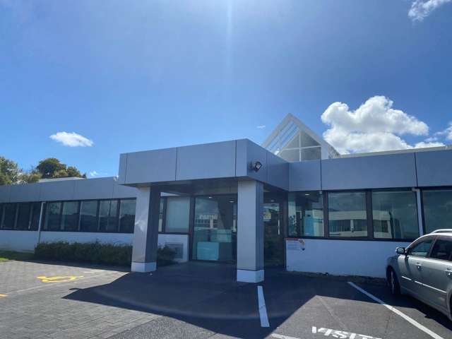 MODERN MANUKAU OFFICE SPACE