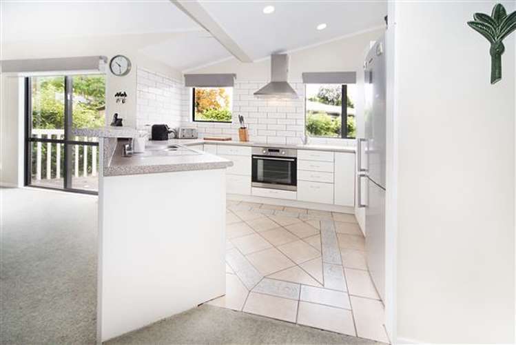 1/40 Sherwood Avenue Te Atatu South_1