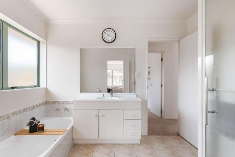 160 Pacific View Road Papamoa_19