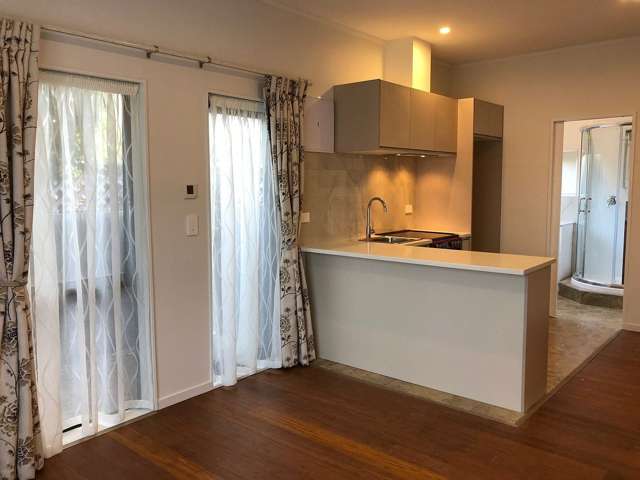 7 Kallaroo Place Botany Downs_1