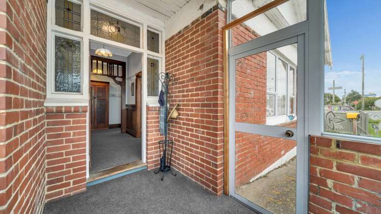 10 Saunders Street and 4 Ryley Street Owaka_14