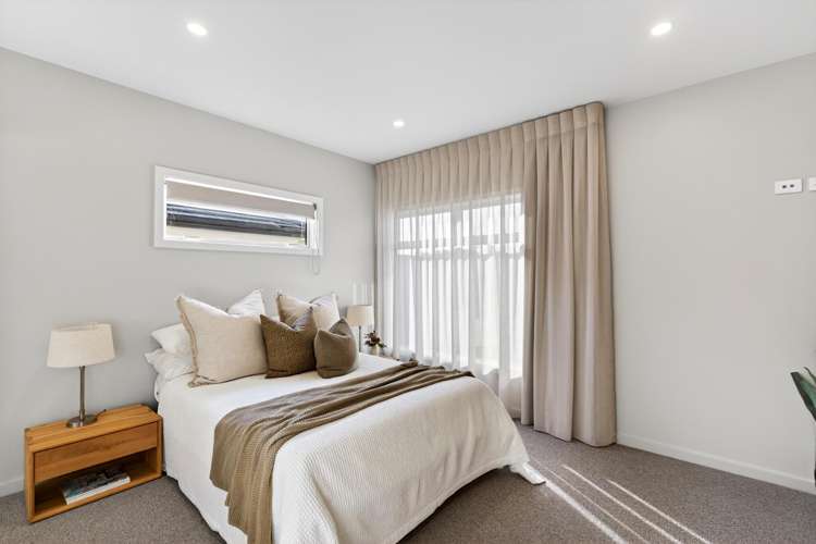 32 West Place Greenmeadows_11