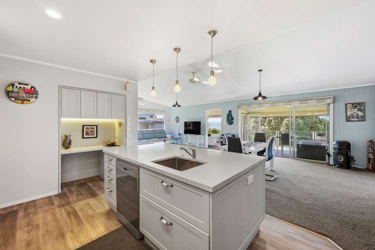 49 Torkar Road Clarks Beach_6