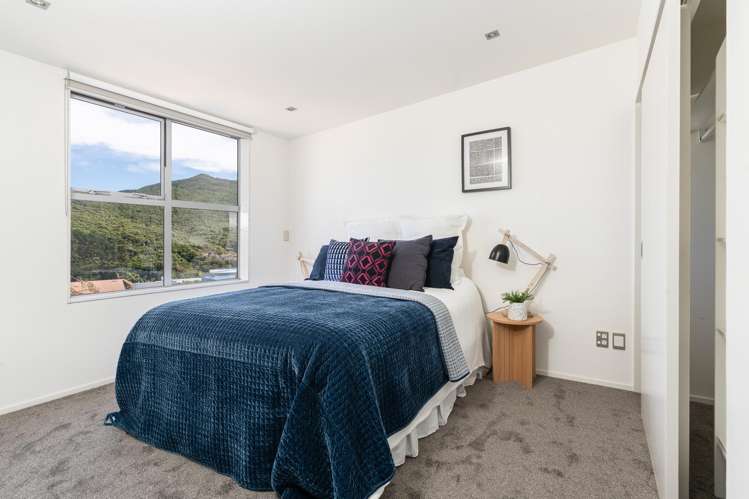 10 Saddleback Grove Karori_12