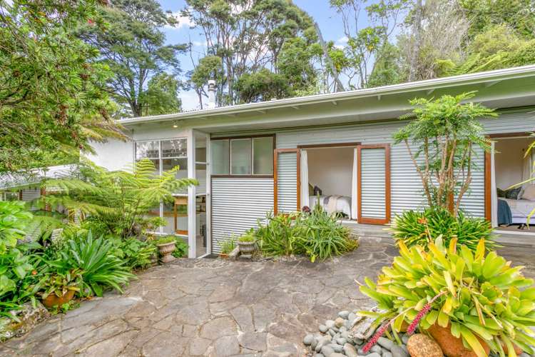 159 Scenic Drive Titirangi_1
