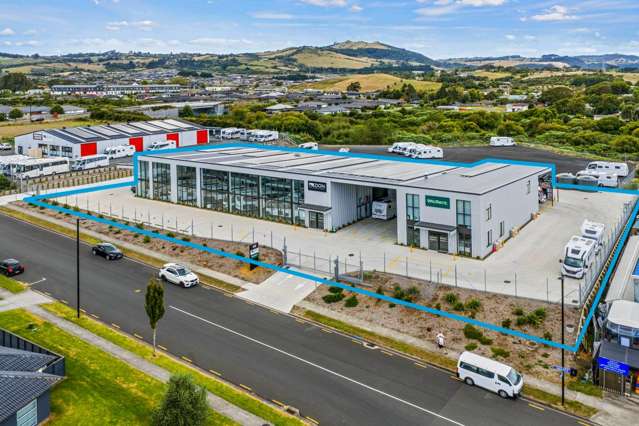 Landmark Showroom, Office & Warehouse Facility