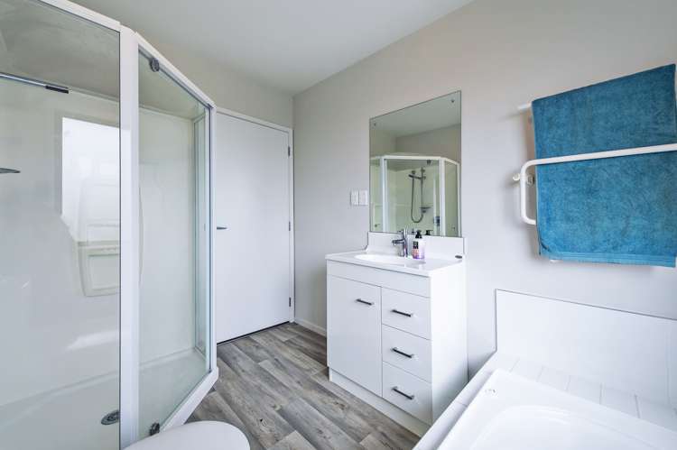 89 Sunline Avenue Lincoln_13