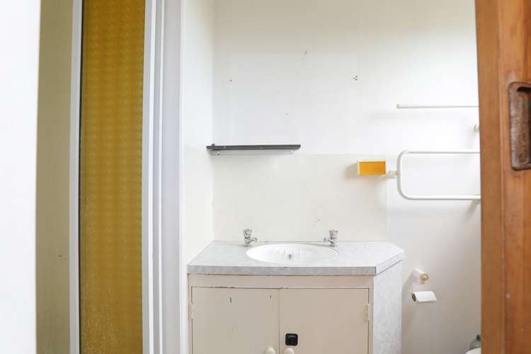 6 Reeve Road Owhata_11