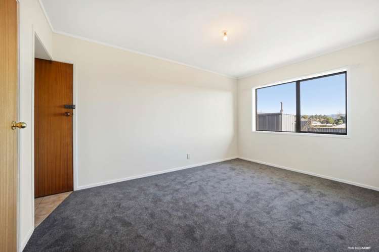 2/4142A Great North Road Glendene_5