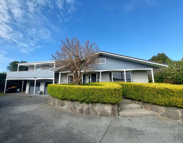 Large Family Four Bedroom Home in Matua!