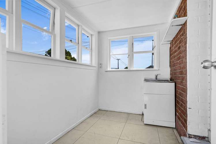 1342 Dominion Road Mt Roskill_8