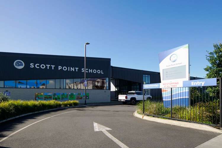 2 Whakatere Lane Hobsonville_24