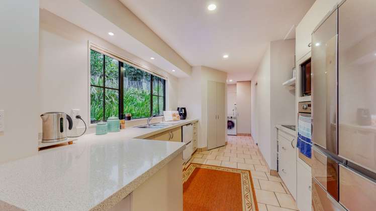 31 De Val Drive Titirangi_1