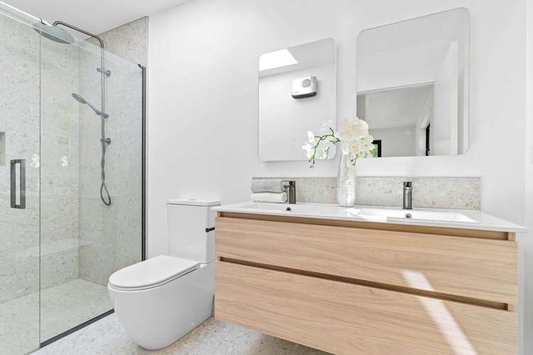 8 Molly Place Southbridge_12