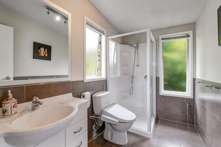 15 Springwater Vale Unsworth Heights_18