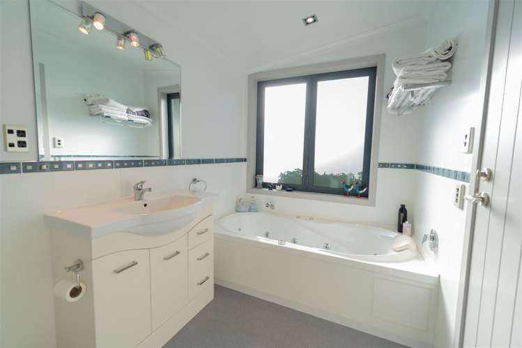 12 Tawera Place Te Anau_26