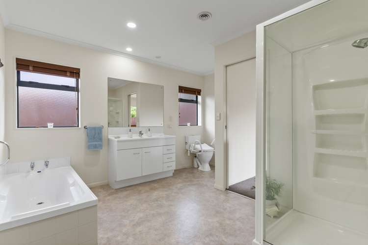 44 Chesterfield Way Orewa_10