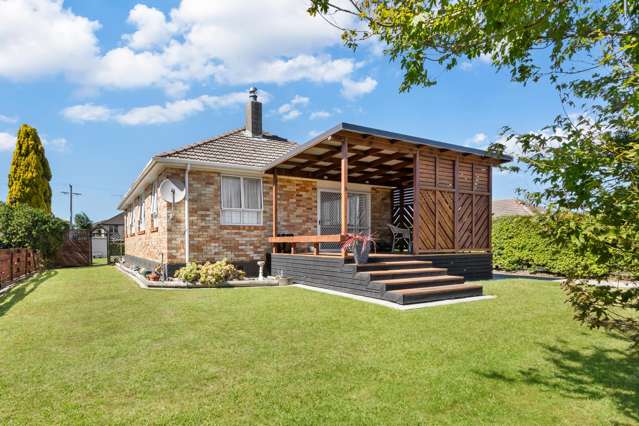 Tidy Home - Terrific Garaging!
