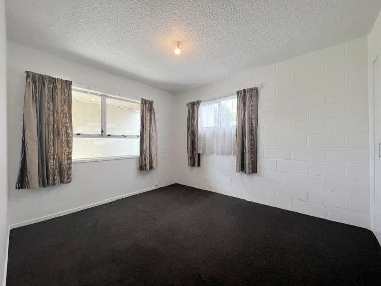 2/239 Old Farm Road 1074_3