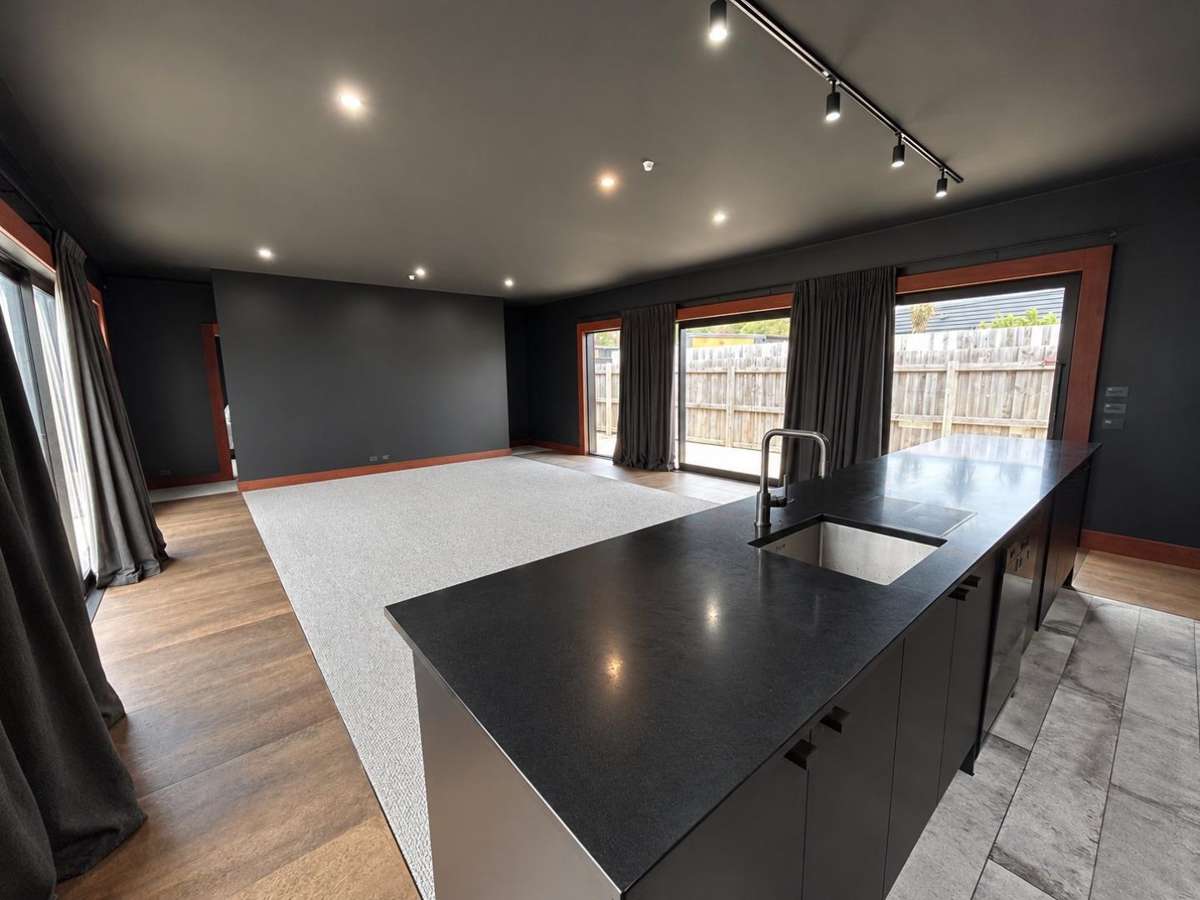 Beautifully presented low maintenance home 2