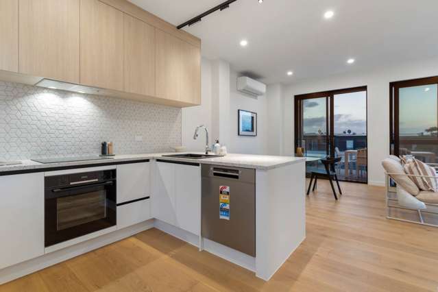 9&11 Huia Road Pt Chevalier_2