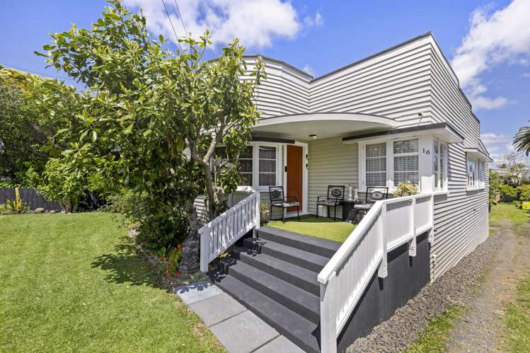 16 James Street Raglan_45