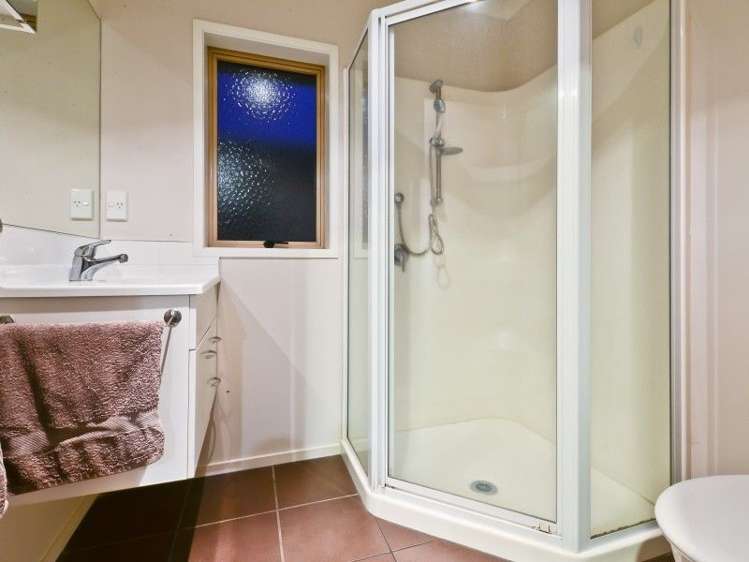 4 Rhys Avenue Huntington_13