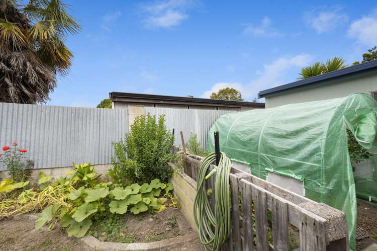 165 Chatham Road Flaxmere_17