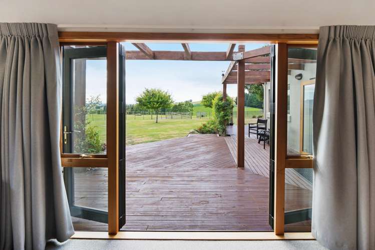 315 River Road Gore Surrounds_15